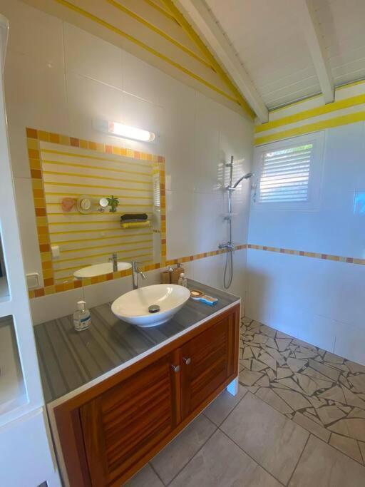 Bungalow Alnamaka : Vue Mer - Piscine - Plage A 5Mn ポワント・ノワール エクステリア 写真